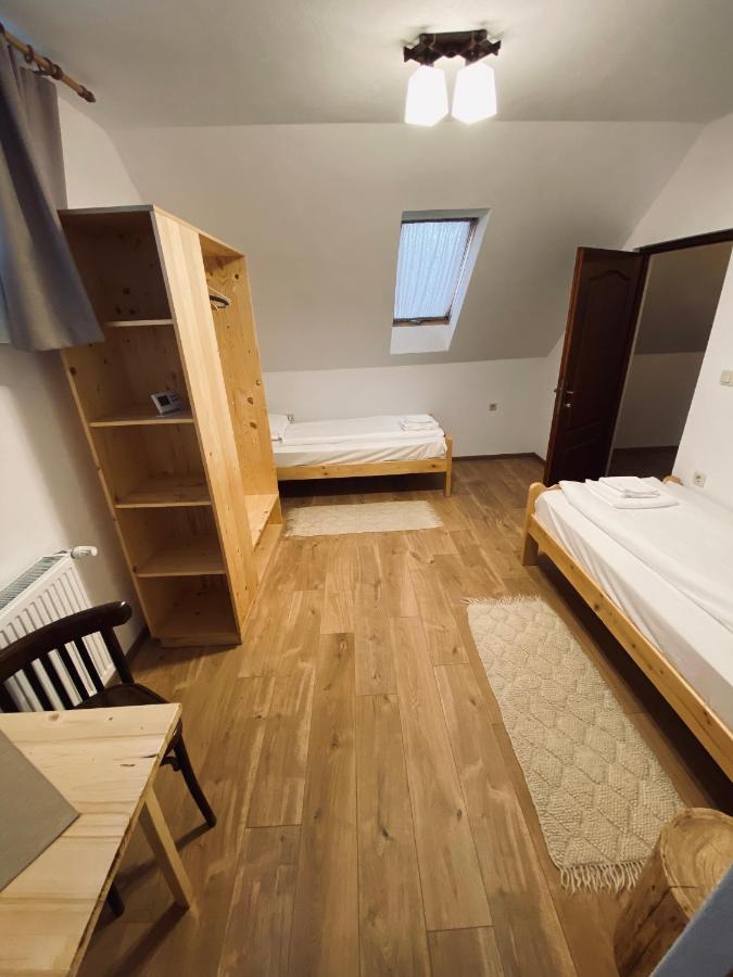 Famives Vendeghaz Bed & Breakfast Racu Ngoại thất bức ảnh