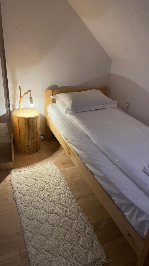 Famives Vendeghaz Bed & Breakfast Racu Ngoại thất bức ảnh