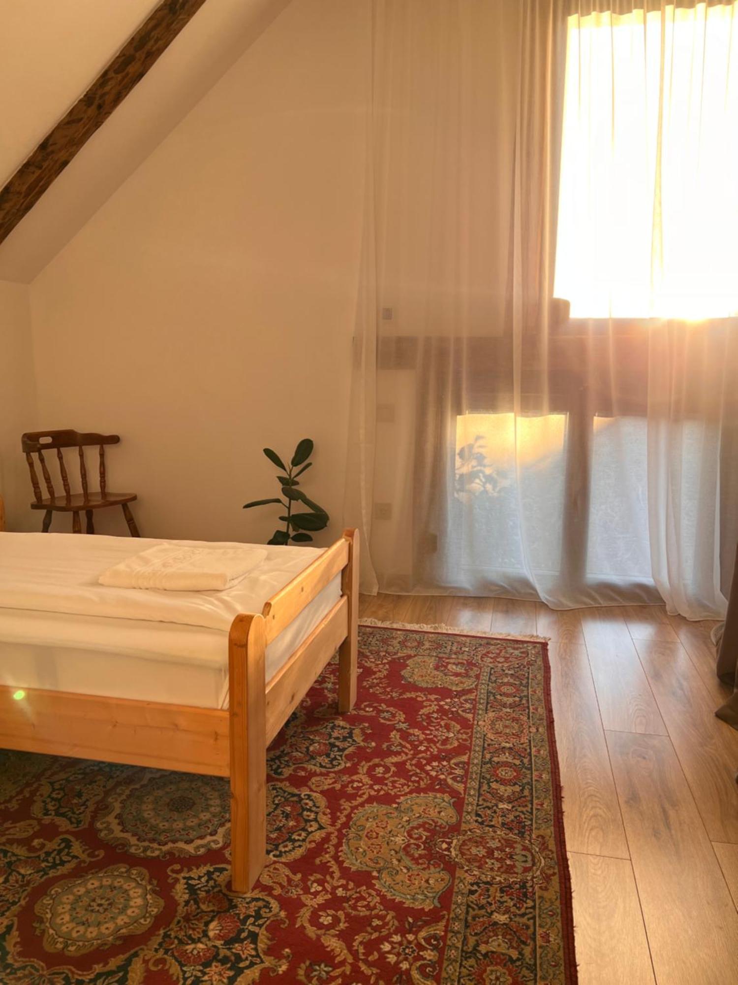 Famives Vendeghaz Bed & Breakfast Racu Ngoại thất bức ảnh